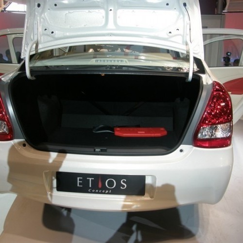 Toyota_Platinum Etios_16