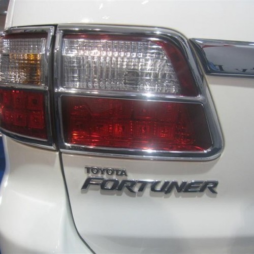 Toyota_Fortuner_28