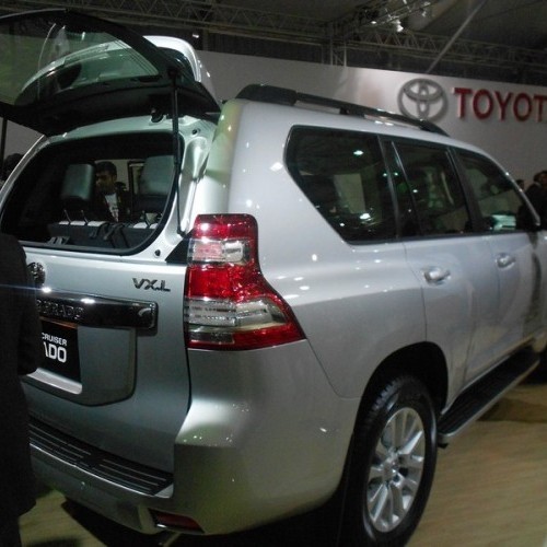 Toyota_Land Cruiser_2