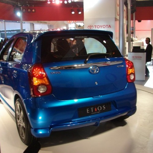 Toyota_Etios Liva_13