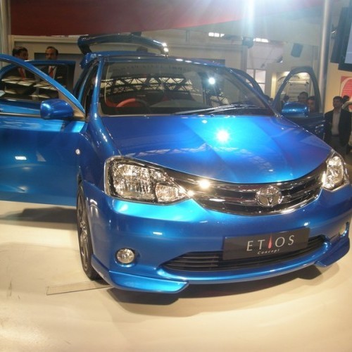 Toyota_Etios Liva_3
