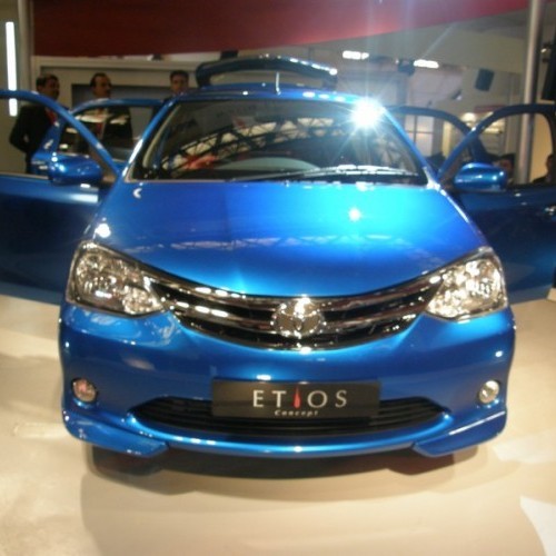 Toyota_Etios Liva_2