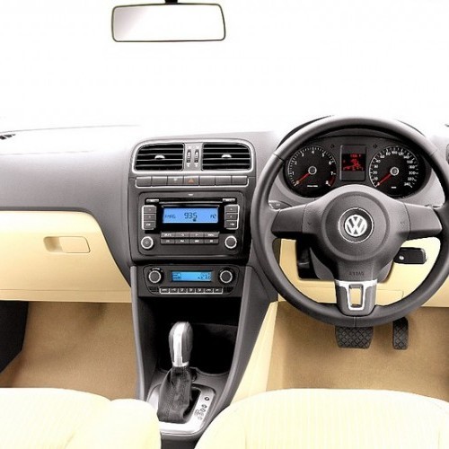 Volkswagen_Vento_247