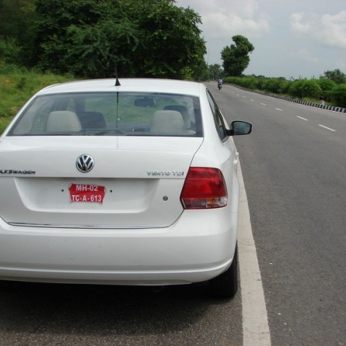 Volkswagen_Vento_200