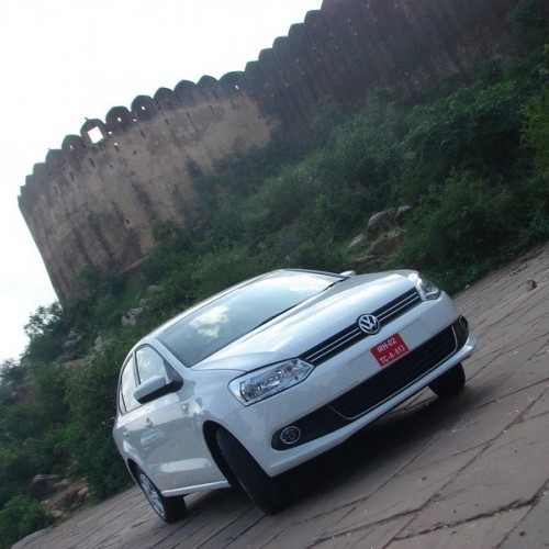 Volkswagen_Vento_77