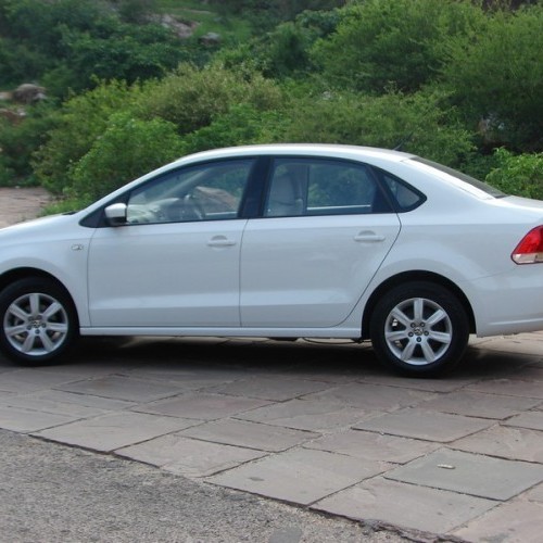 Volkswagen_Vento_45