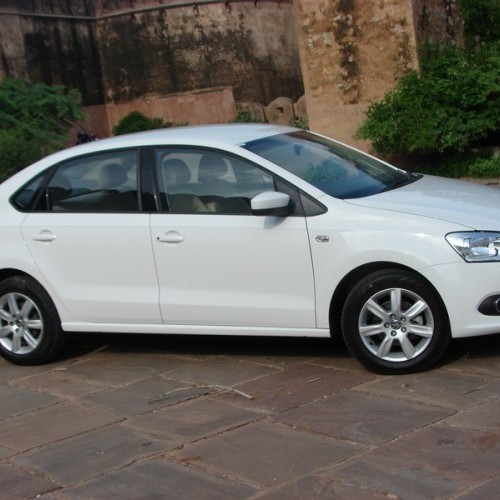 Volkswagen_Vento_40