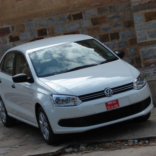 Volkswagen_Vento_9