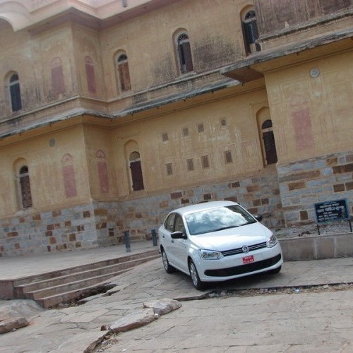 Volkswagen_Vento_8