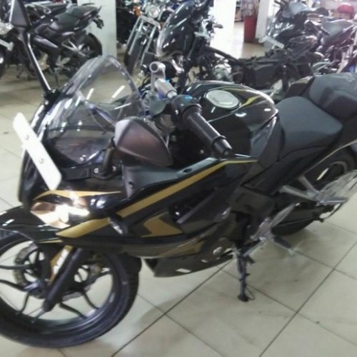Bajaj Pulsar Rs200 Black Colour Side