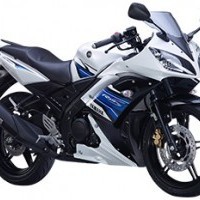 Yamaha R15s Color Track White