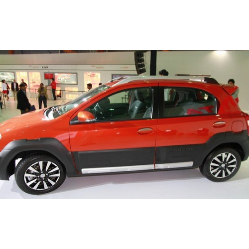 Etios Cross Colour 02