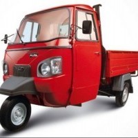 Mahindra Alfa Plus Colour Bright Red