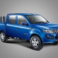 Mahindra Imperio Side View Double Cabin