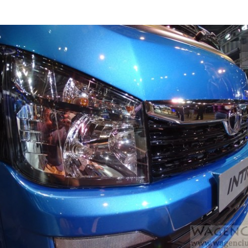 Tata Intra Headlight View