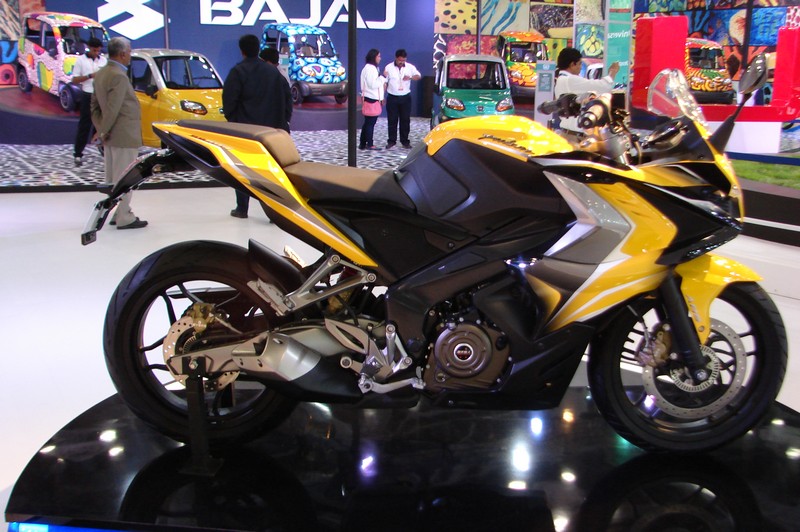 bajaj pulsar ss400